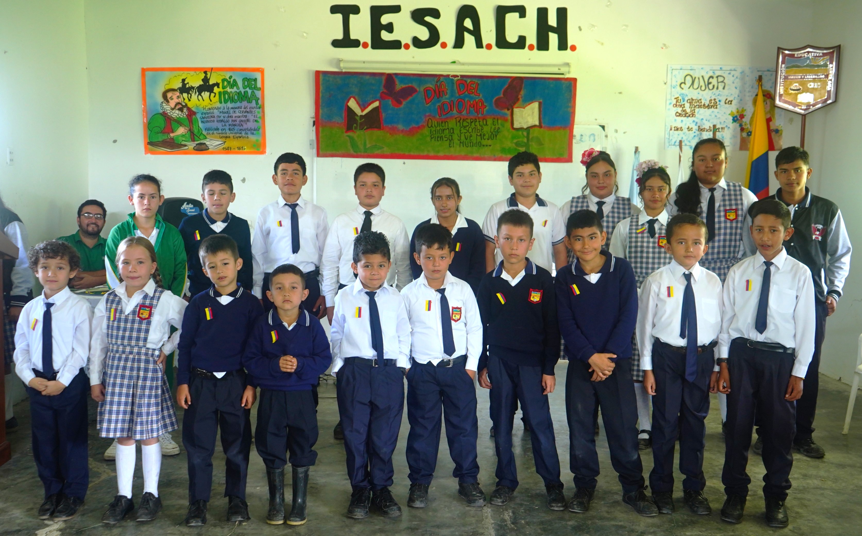 Izada de bandera - Día del idioma 