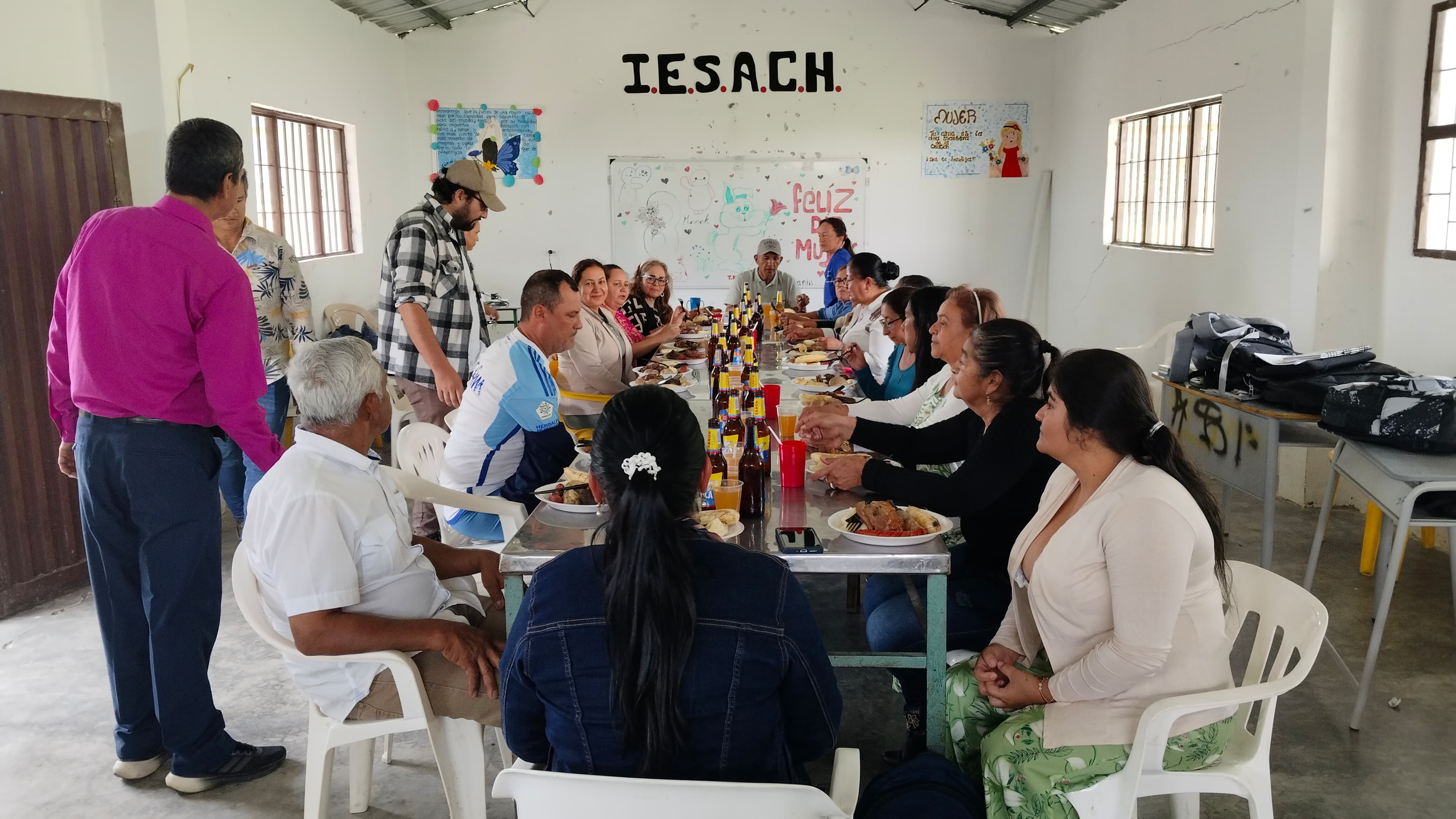 Docente de la IE Santa Rinden Homenaje a sus Compañeras en el Día de la Mujer - Imagen 2